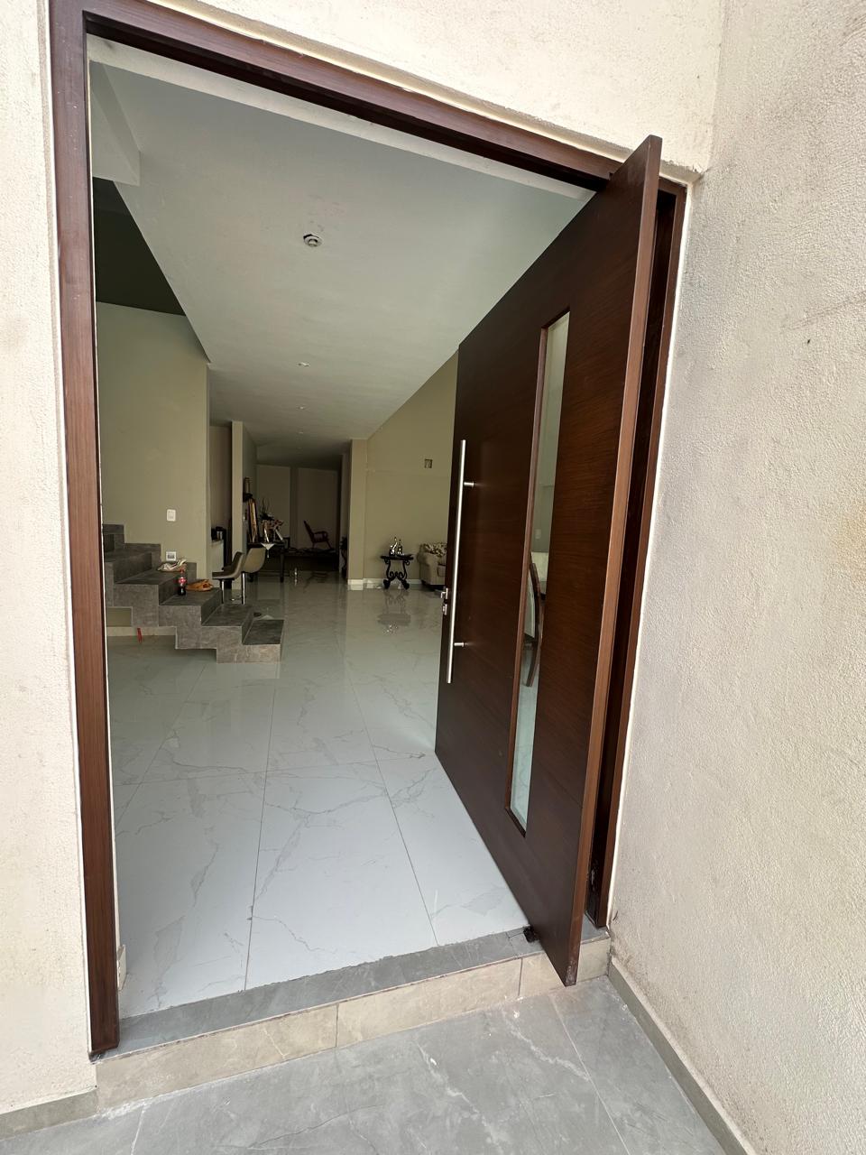Puerta artesanal